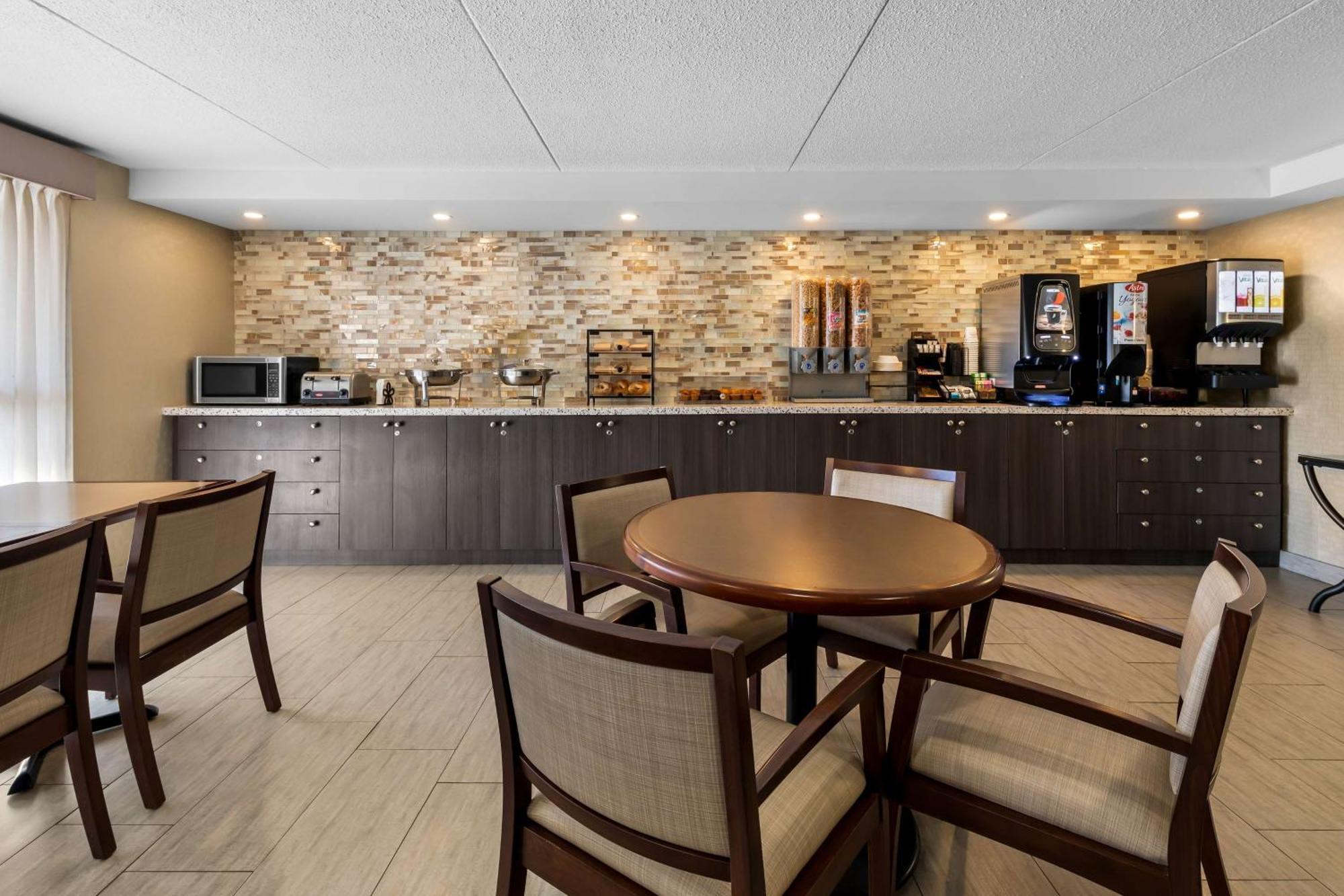 Best Western Halton Hills Джорджтаун Екстериор снимка