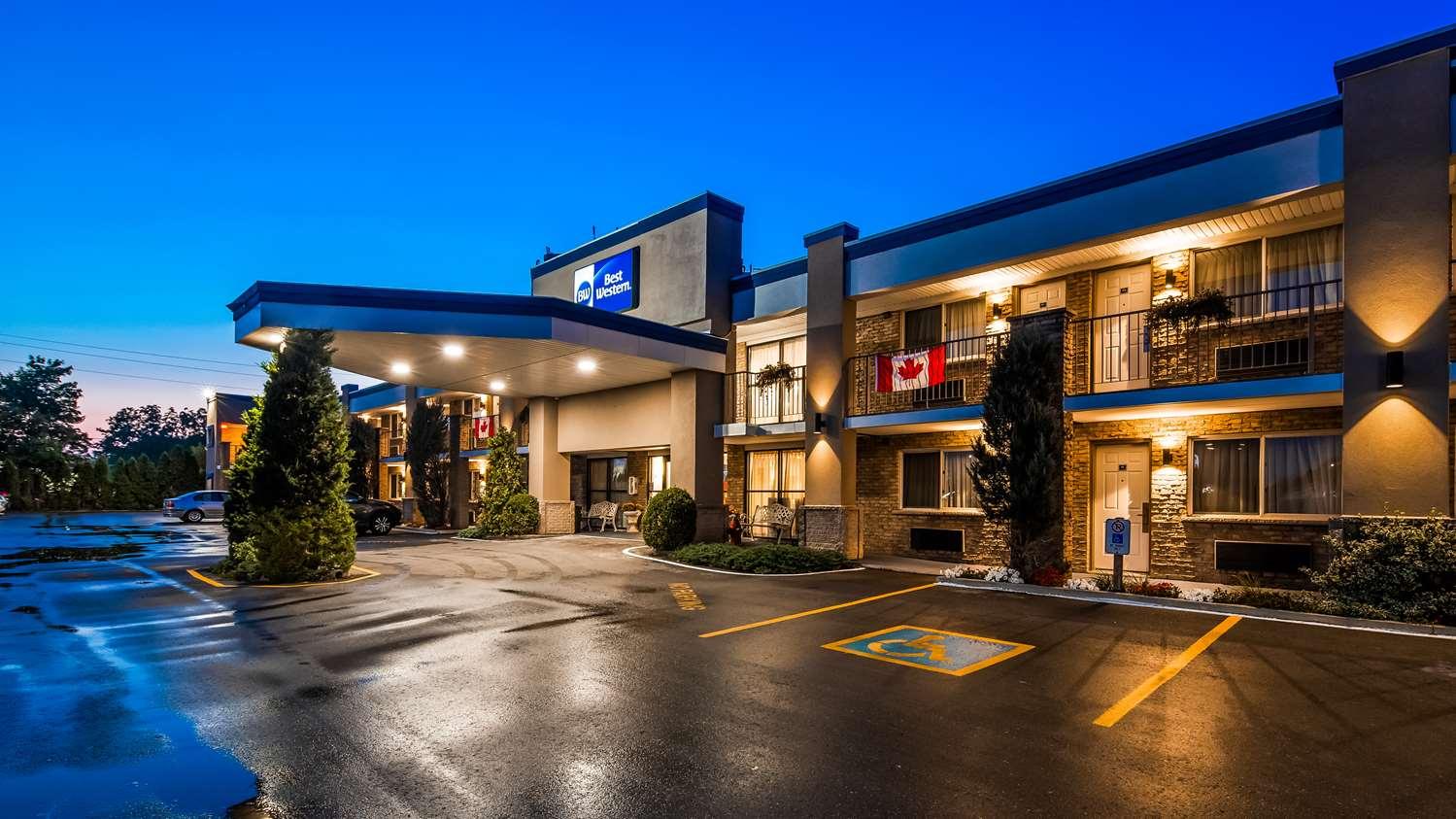 Best Western Halton Hills Джорджтаун Екстериор снимка